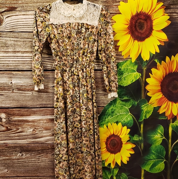 hand crafted Dresses & Skirts - Handmade maxi laura Ingles style dress Preowned